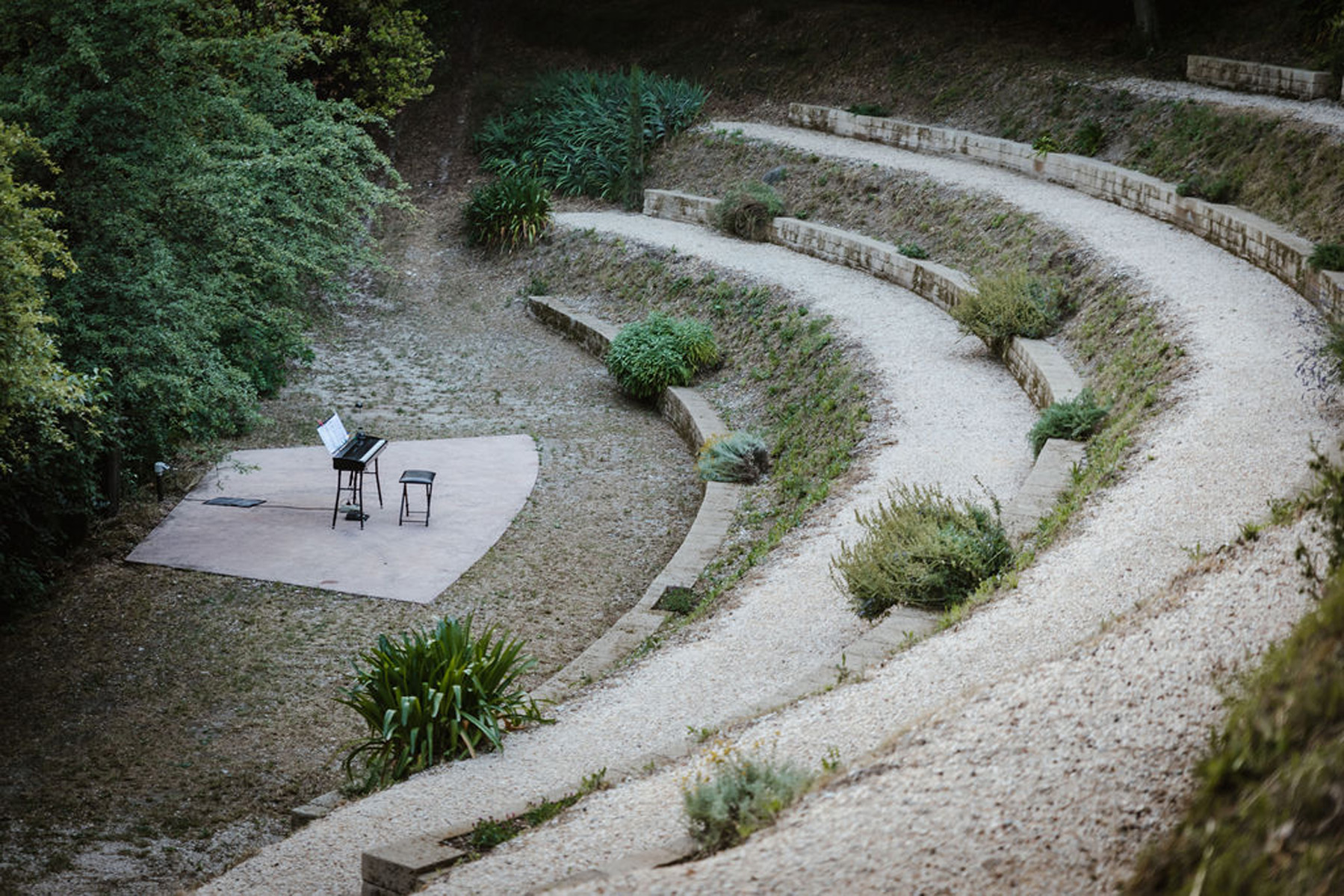 Esterno dimora bolsone, vista lago 